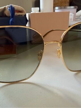 Louis Vuitton charm cat eye sunglasses